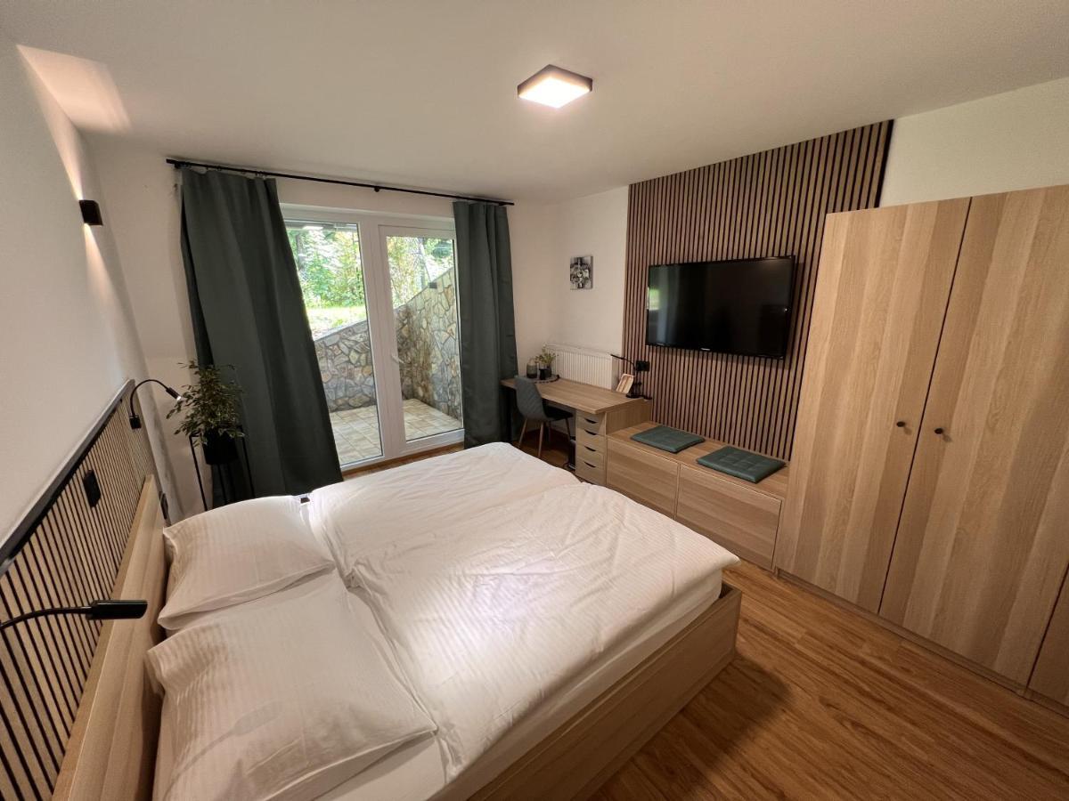 Appartement Prenocisca Mraz à Velenje Extérieur photo
