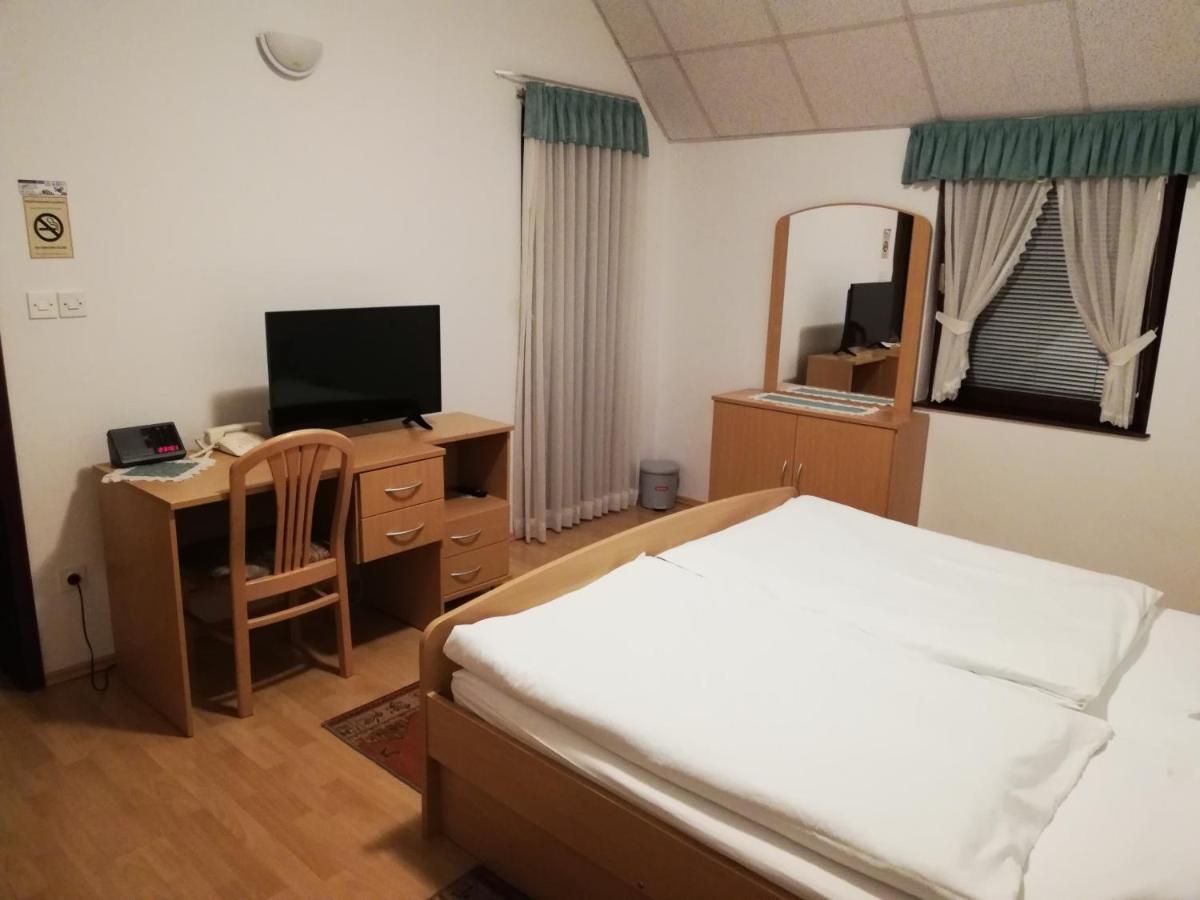 Appartement Prenocisca Mraz à Velenje Extérieur photo